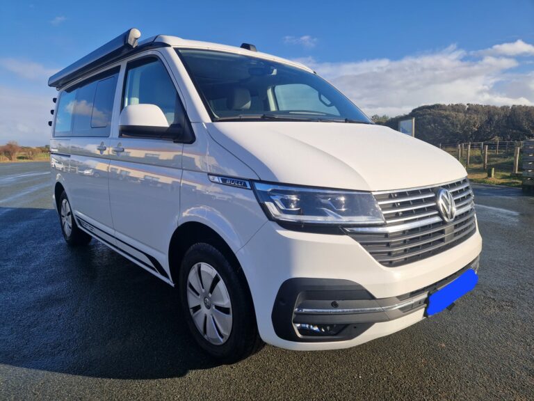 California VW T6.1 Océan Blanc 150 ch DSG7-devant