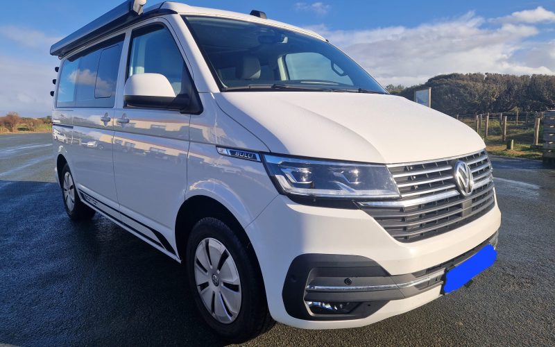 California VW T6.1 Océan Blanc 150 ch DSG7-devant